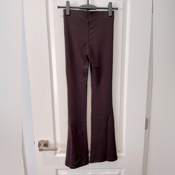 Aritzia Wilfred Mid Rise Kick Flare Candace Pants Stretchy Ribbed Mocha Brown - Picture 7 of 16